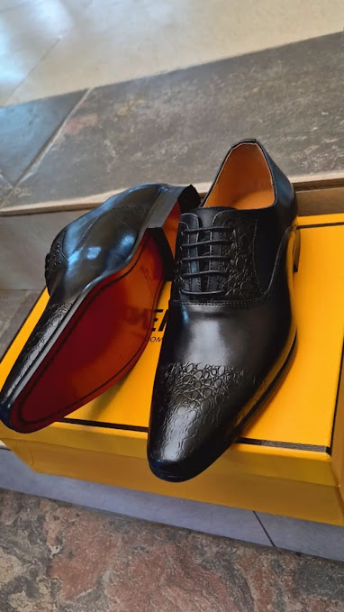 Men's Luxury Leather Oxford Dress Shoes - Black Crocodile-Embossed with Red Sole